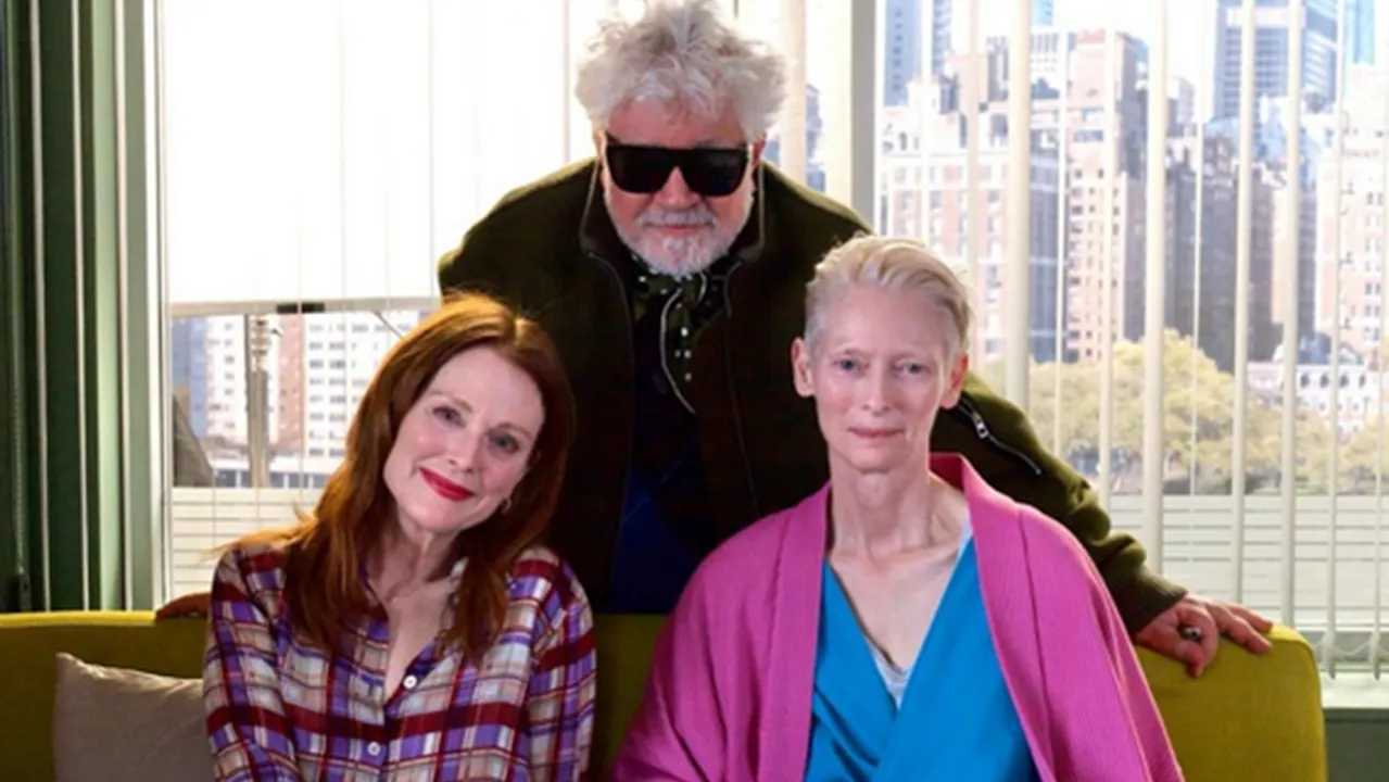 Pedro Almodóvar con Julianne Moore y Tilda Swinton.